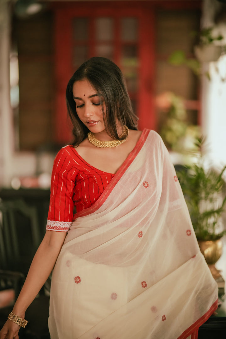 Lal Sada Mayur Pankhi Jamdani Saree