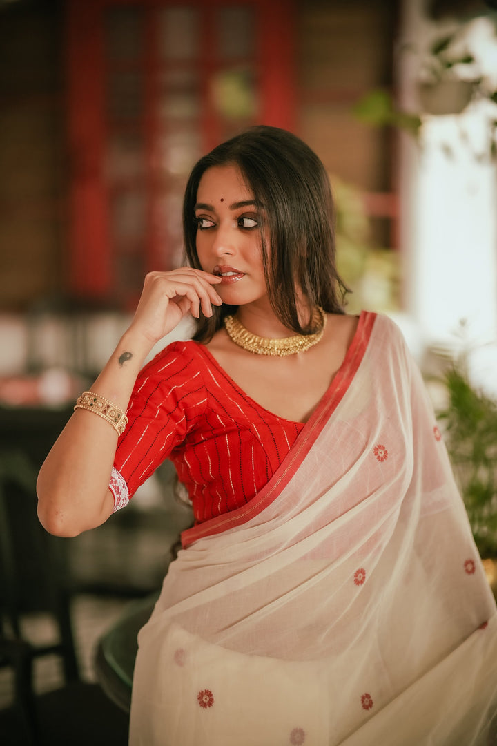 Lal Sada Mayur Pankhi Jamdani Saree