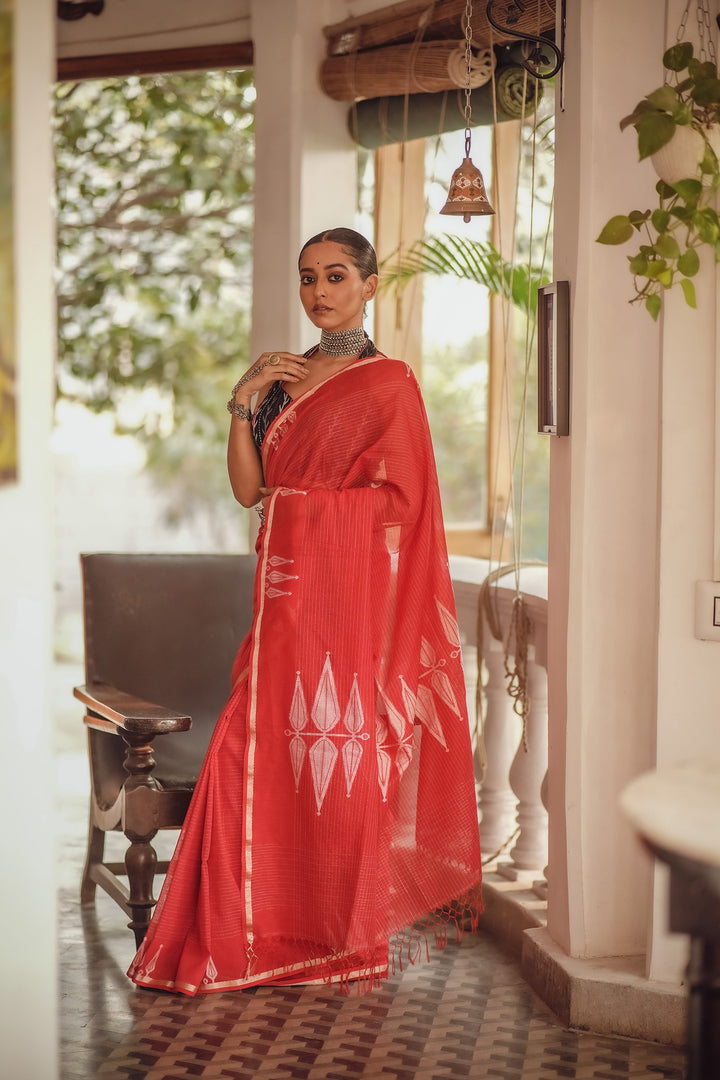Red and White Spear Headed Zari Jamdani Saree