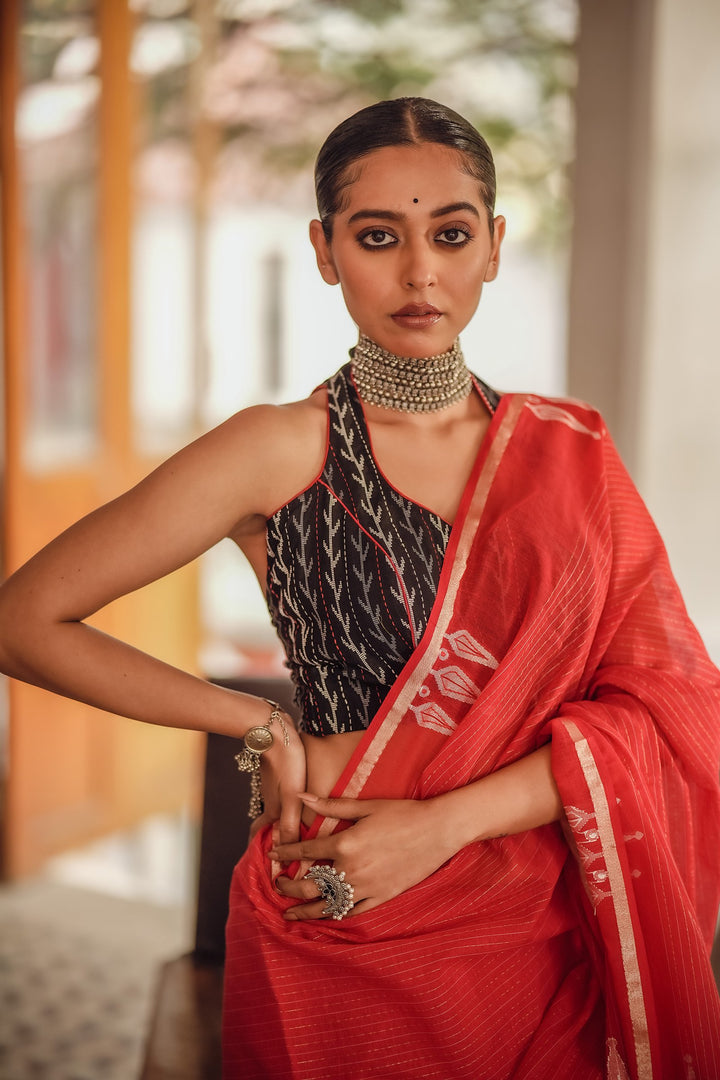 Red and White Spear Headed Zari Jamdani Saree