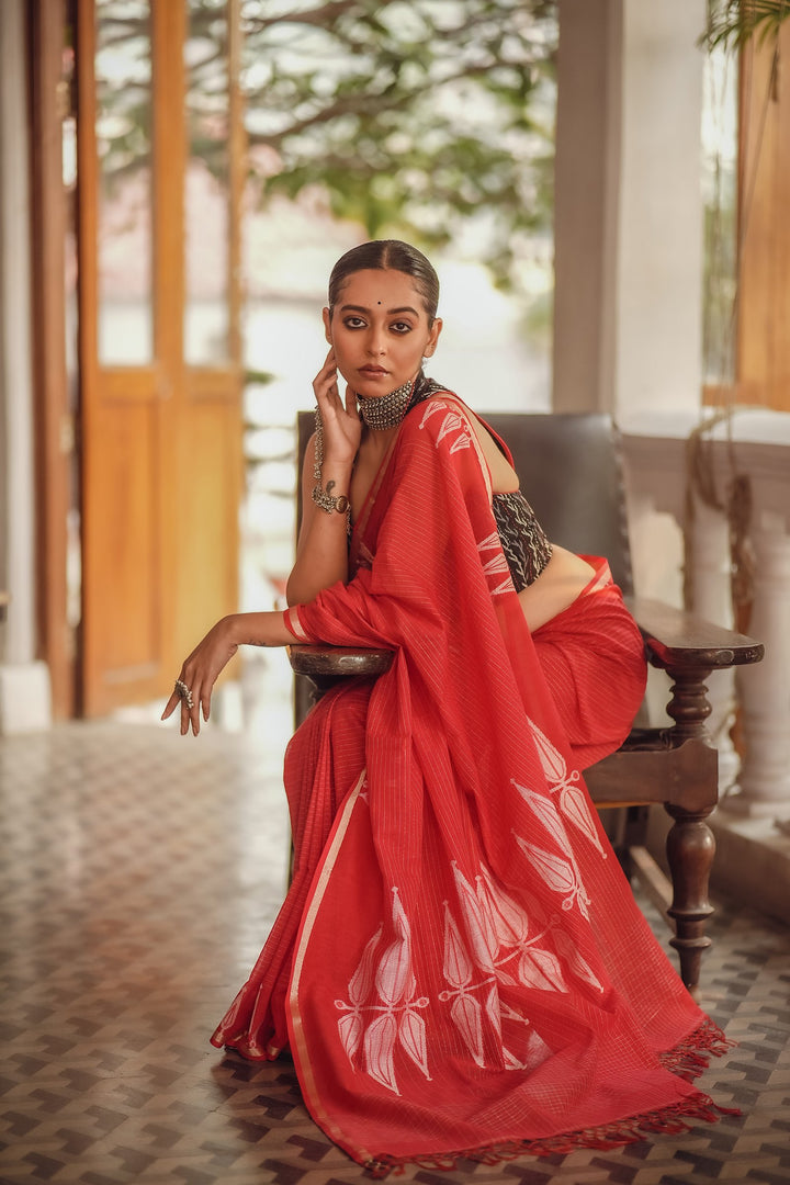 Red and White Spear Headed Zari Jamdani Saree