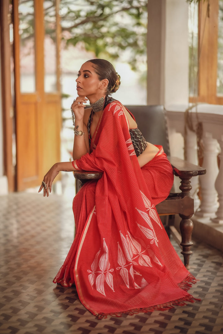 Red and White Spear Headed Zari Jamdani Saree