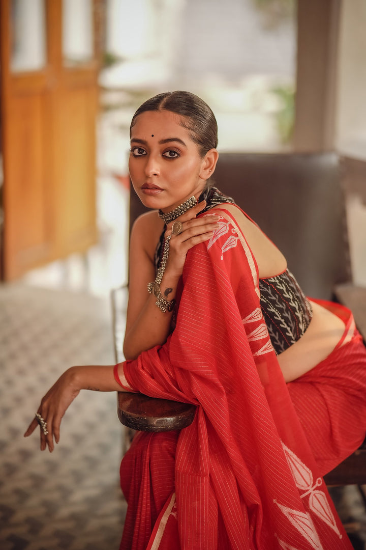 Red and White Spear Headed Zari Jamdani Saree