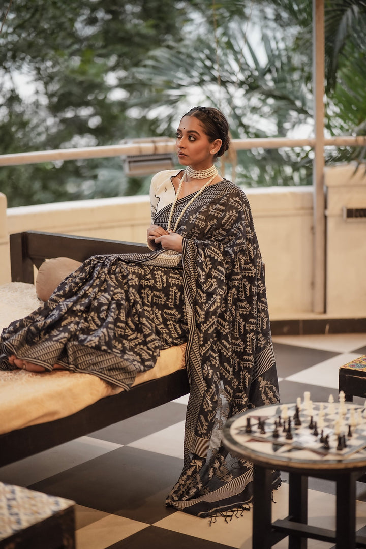Thousand Emeralds Navy Blue Jamdani Saree