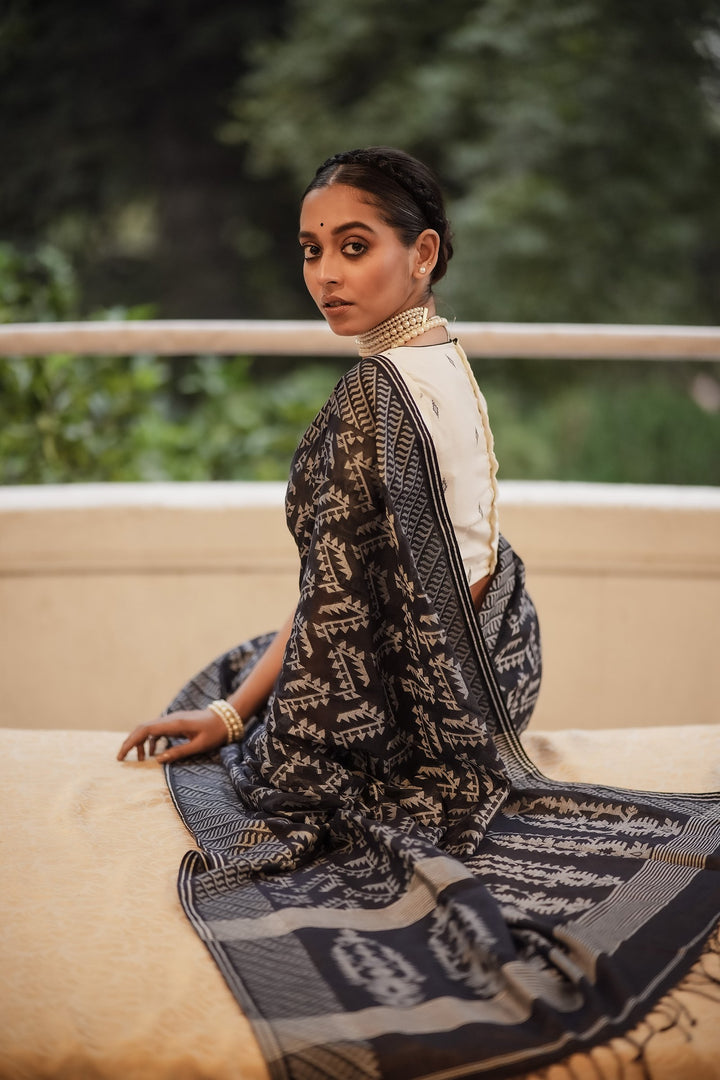 Thousand Emeralds Navy Blue Jamdani Saree