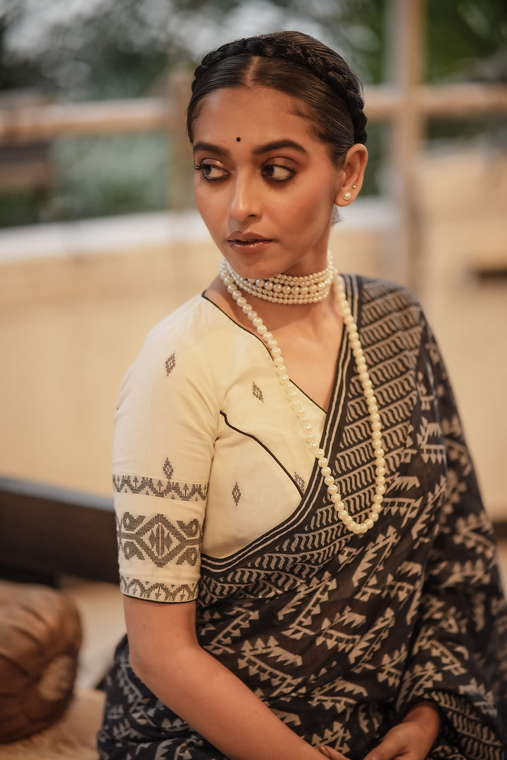 Thousand Emeralds Navy Blue Jamdani Saree
