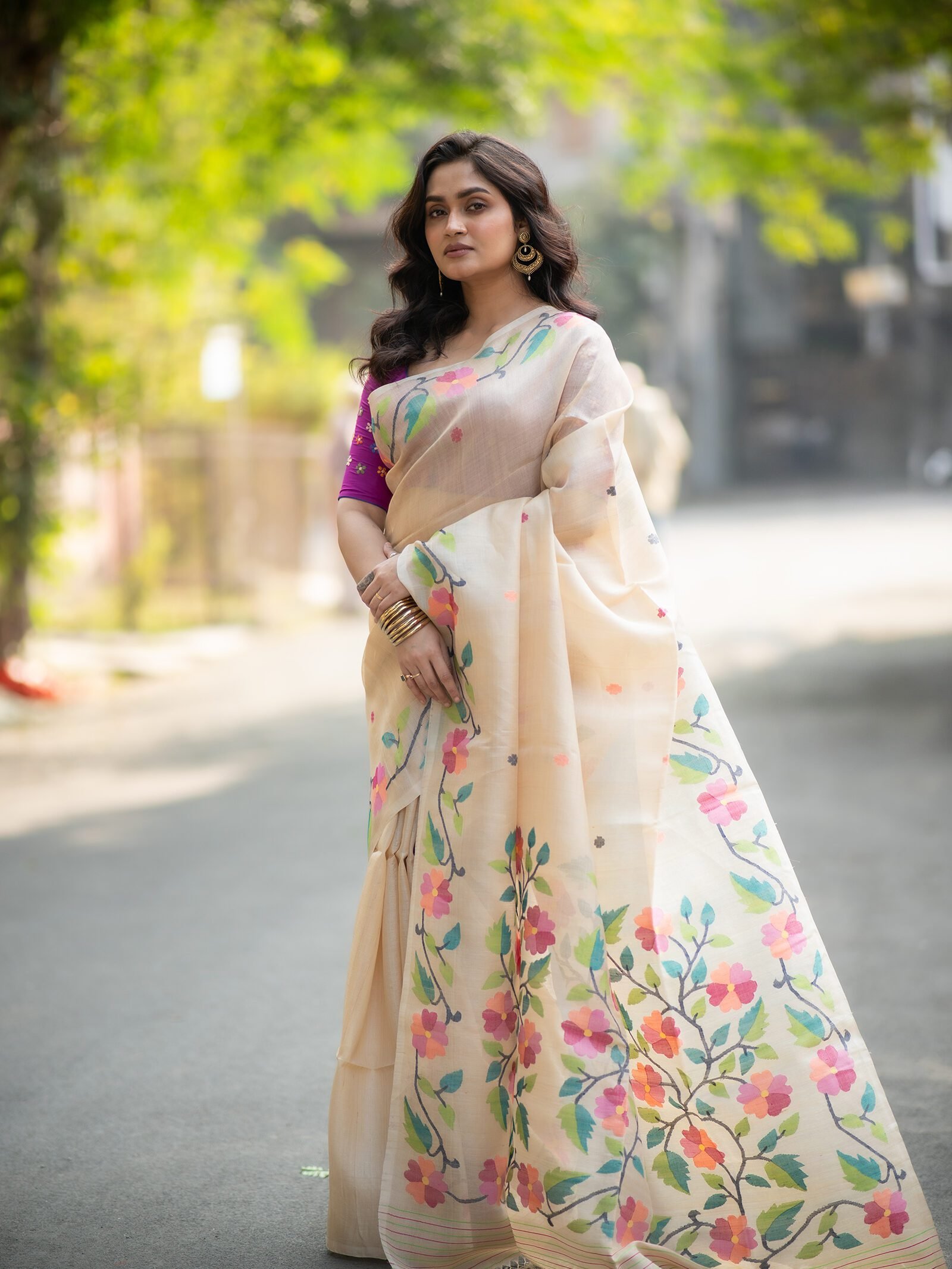 Gachhi Phool Jamdani – Pure Tussar Silk Saree with Handwoven Floral Needlework